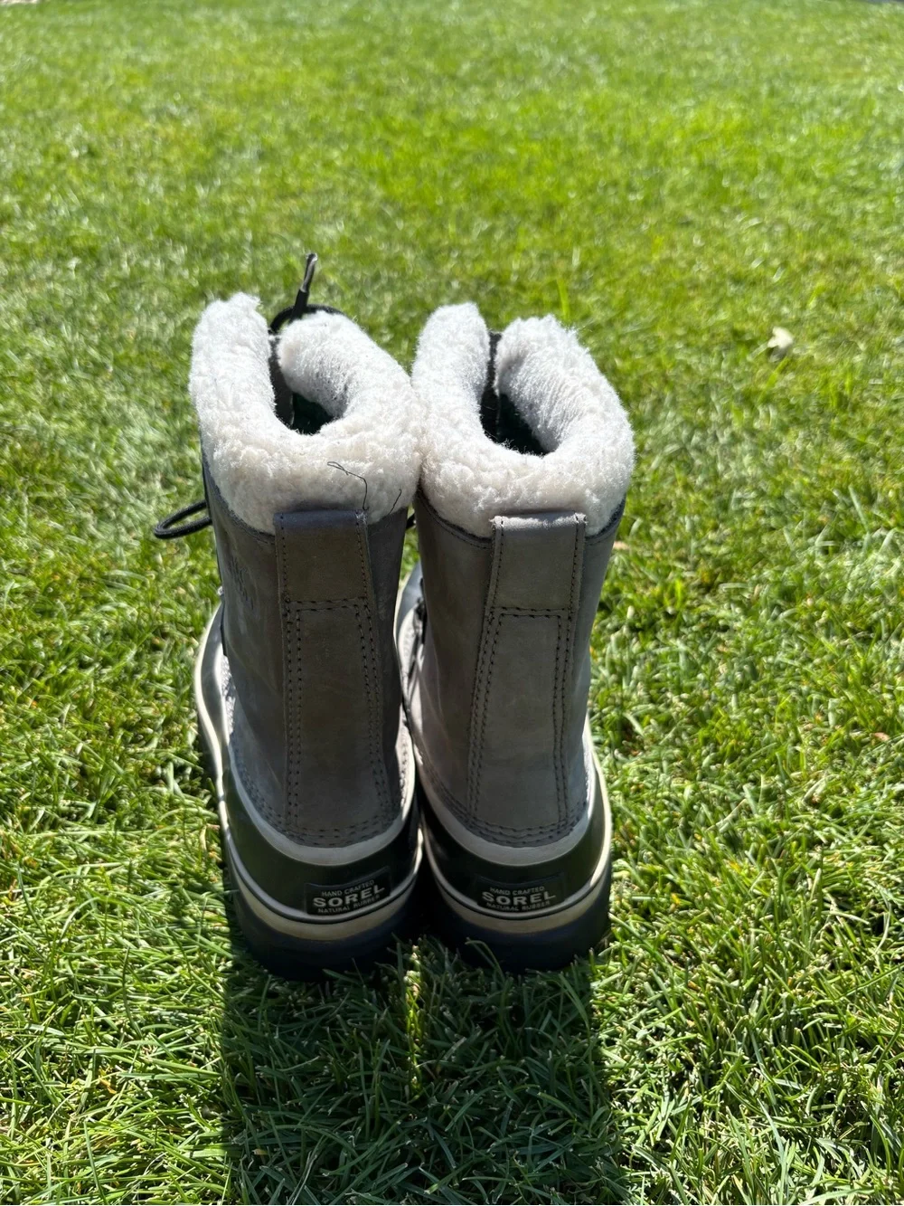 Women’s SOREL Caribou Winter Snow Boots 8.5 Gray Fur Wool Lining